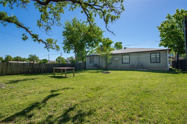 Building Photo - 209 Cooner St