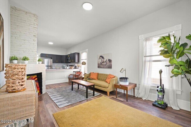 Building Photo - 1946 Redell St