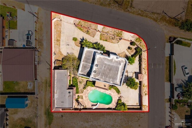 Building Photo - 682 Alto Bonito St