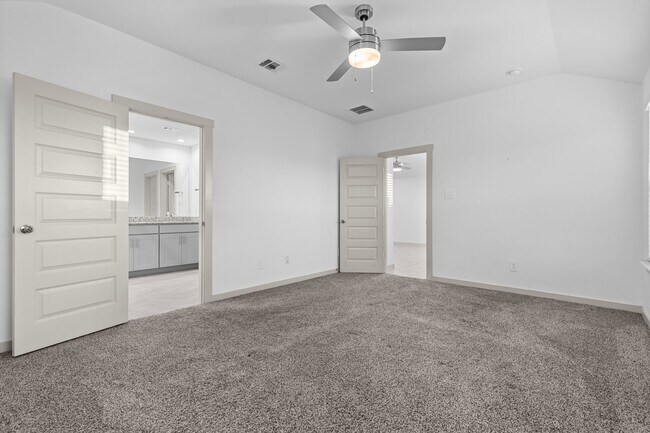 Building Photo - 5014 Pne Hvn Ln