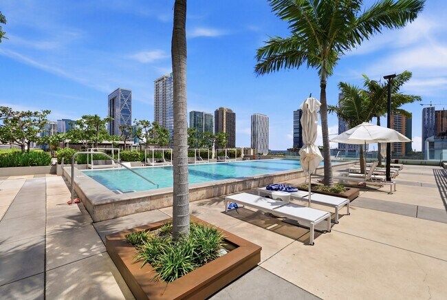 Building Photo - 888 Kapiolani Blvd