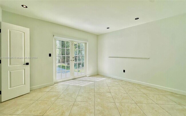 Building Photo - Northeast 18th Court, Miami, FL 33179 - 4 BR 2 BA house