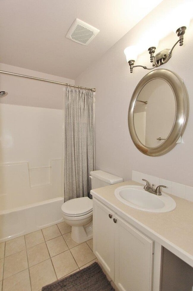 Building Photo - Clean Single-Level Home in Quiet Neighborhood