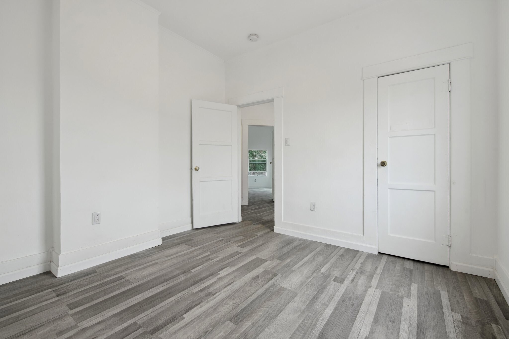 Building Photo - 635 W 53rd St