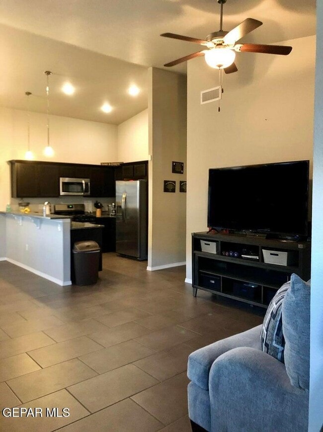 Building Photo - 14350 Loma Esmeralda