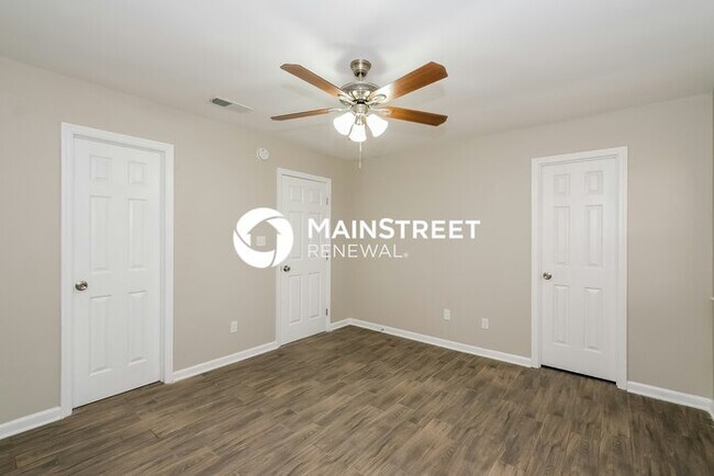 Building Photo - 3 Bedroom Pet-Friendly Home in Stockbridge, GA with Main Street Renewal