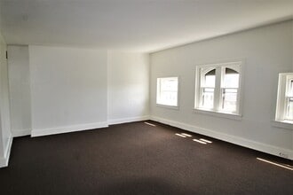Building Photo - 1621 Park Ave