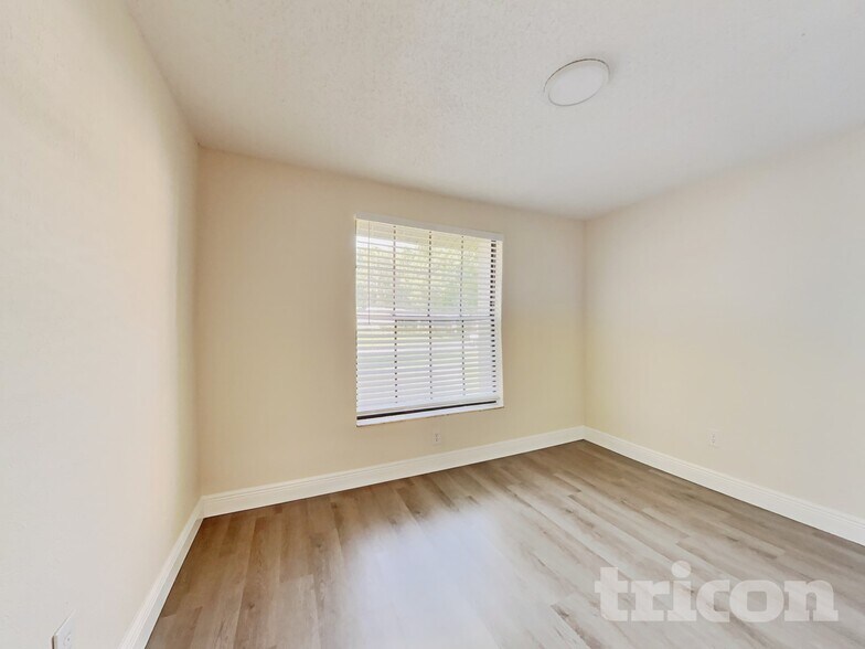 Building Photo - 15936 Winding Dr