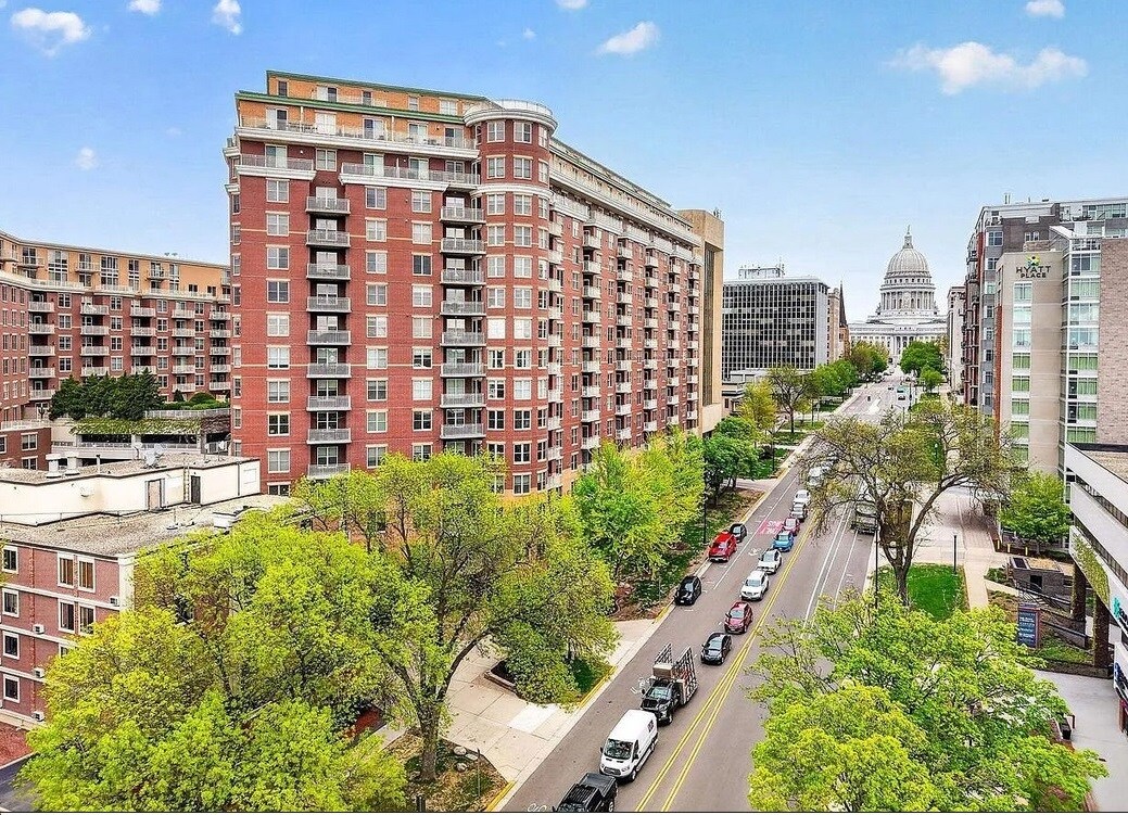 Tower exterior - 360 W Washington Ave