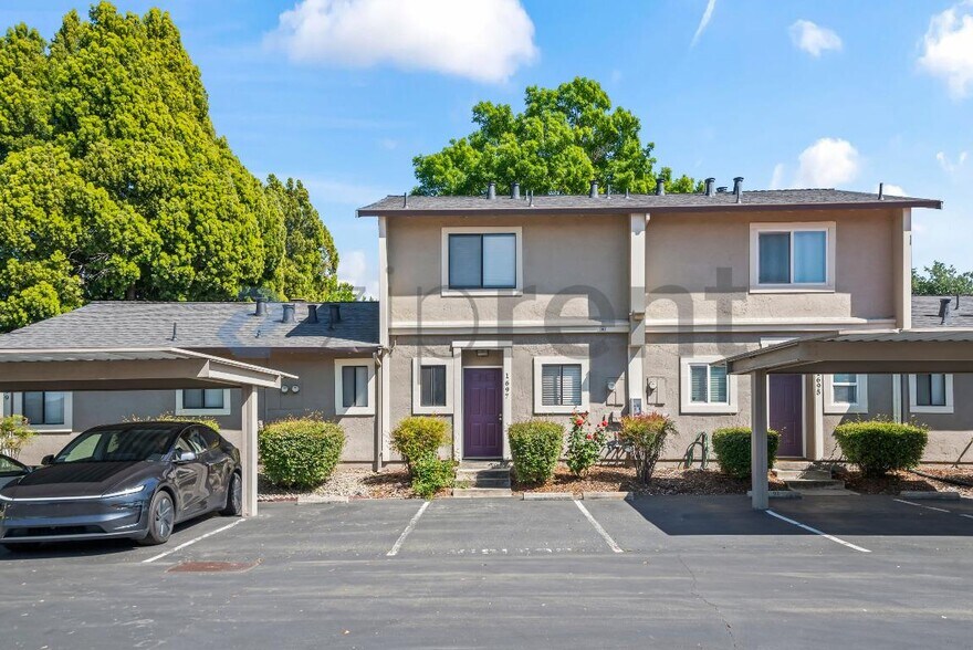 Building Photo - 1697 Pso Laguna Seco