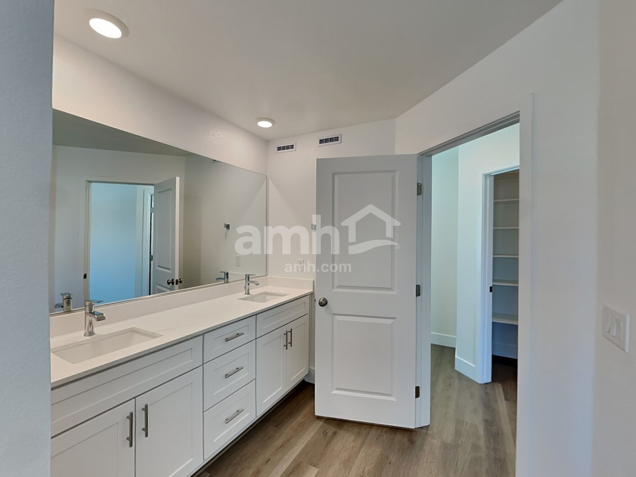 Building Photo - 10380 Bee Balm St