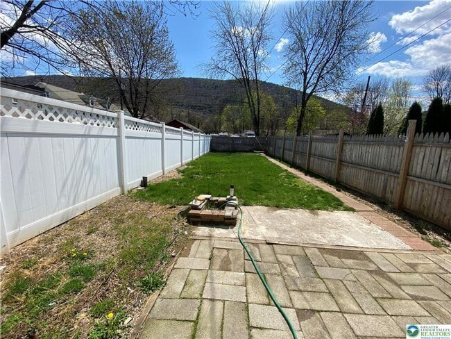 Building Photo - 3 bedroom beauty in Palmerton for rent