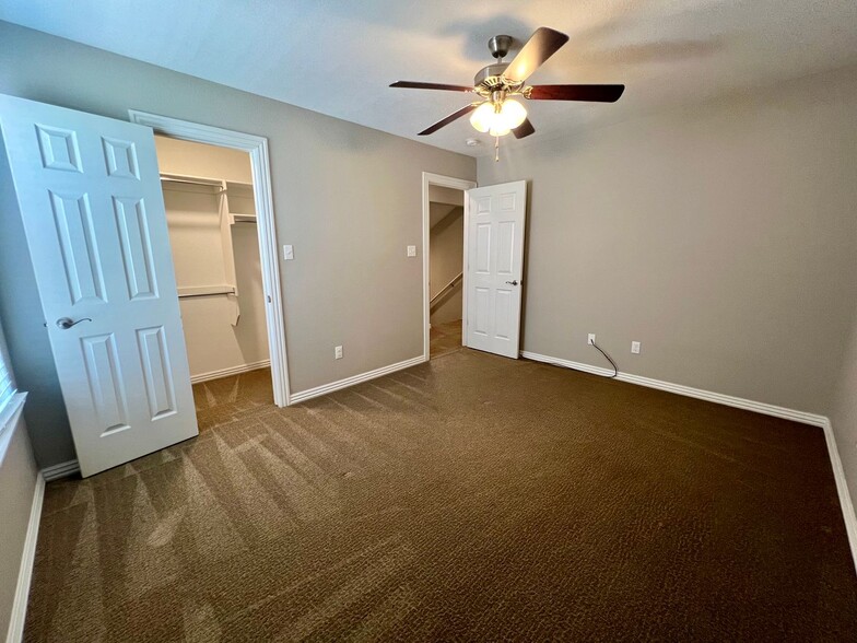 Building Photo - 6630 Leightyn Ln
