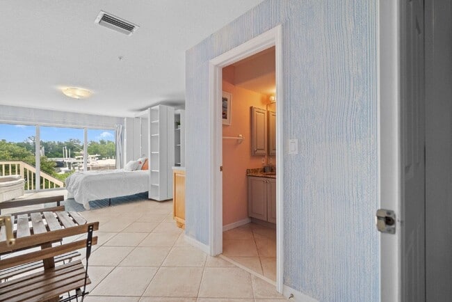 Building Photo - 1593 Pinellas Bayway S