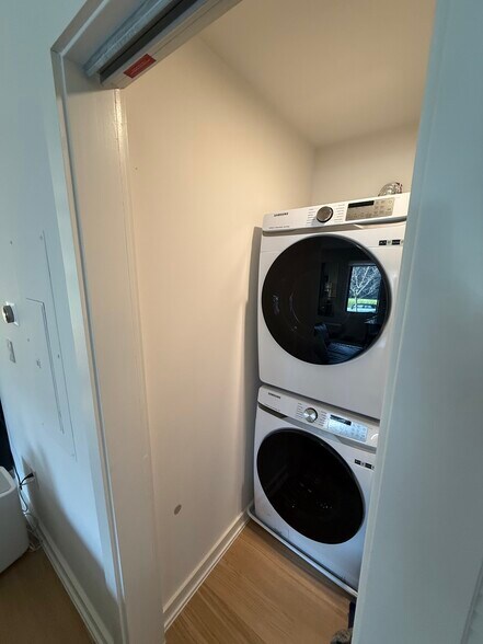 Building Photo - 2216 40th Pl NW