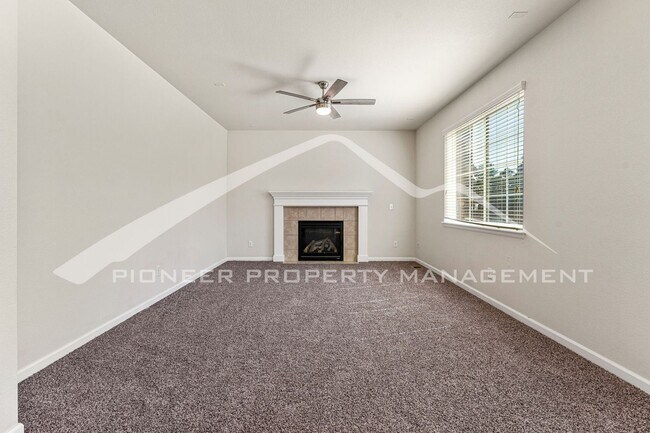 Building Photo - Spacious Home with Fenced Yard and Central AC
