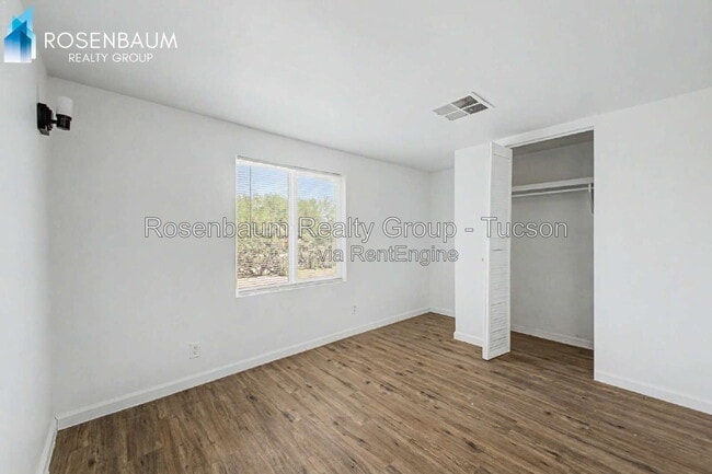 Building Photo - 6525 N Brushtail Ln