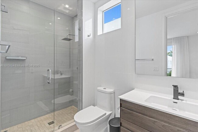 Building Photo - 7440 NW 100th Ct