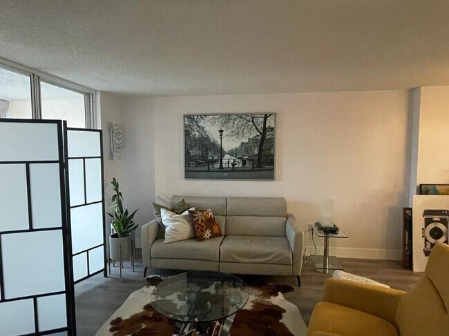 Building Photo - 7776 Trent Dr