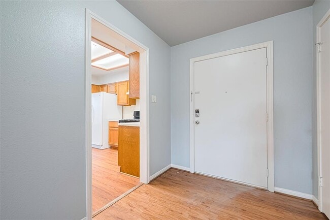 Building Photo - 15238 Ensenada Dr