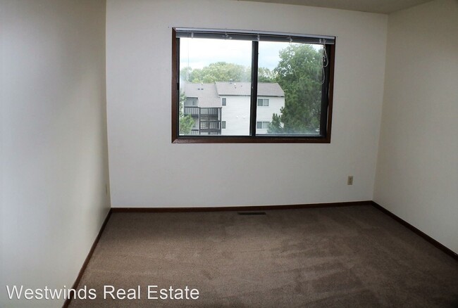 Building Photo - 2 br, 1.5 bath House - 673 Westwinds Drive