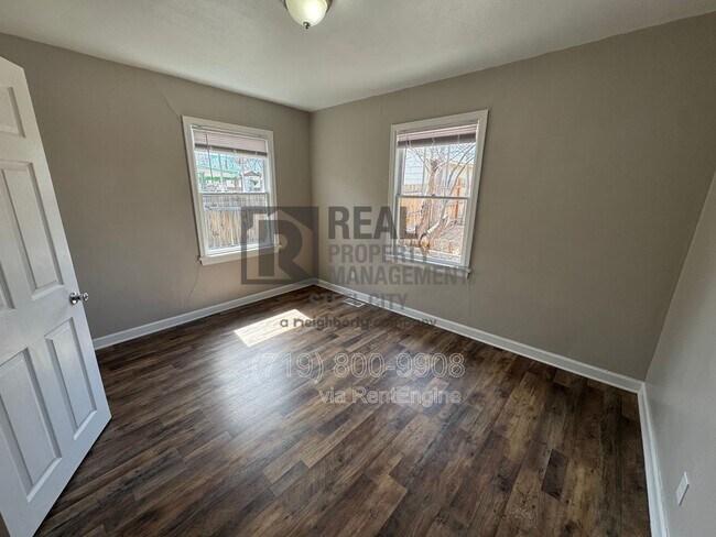 Building Photo - 2619 7th Ave