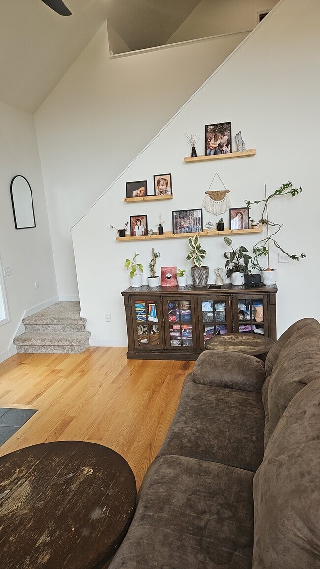 Building Photo - 207 Hawk Run