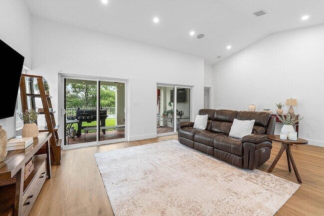 Building Photo - 2721 Neaton Ct