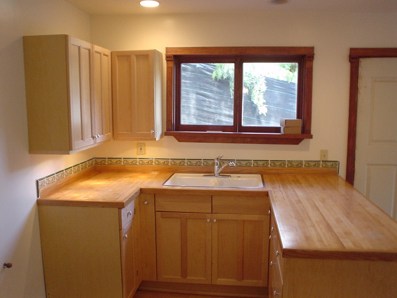 Kitchen Area - 275 N Topanga Canyon Blvd