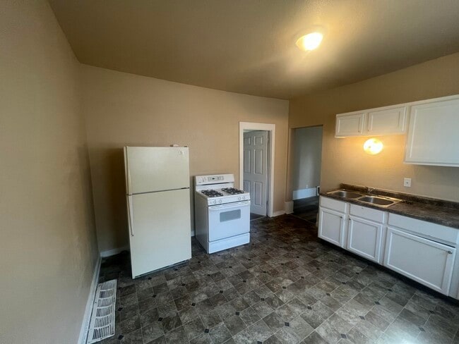 Building Photo - 2555 16th St