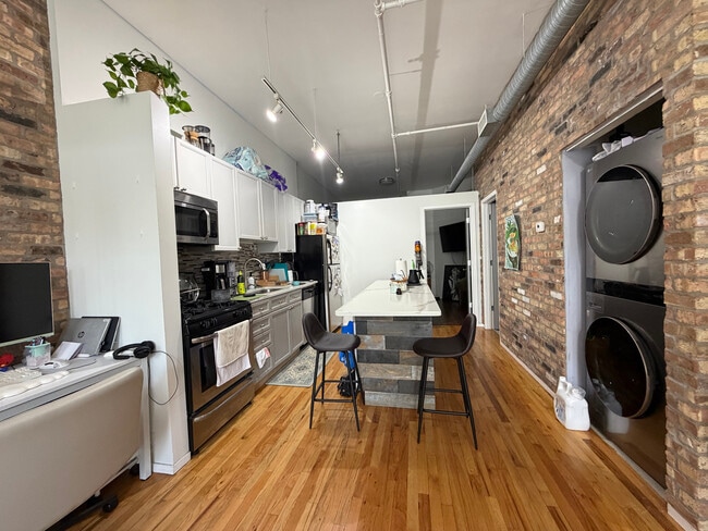 Building Photo - 417 S Jefferson St