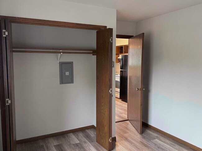 Building Photo - 903 Genrich St