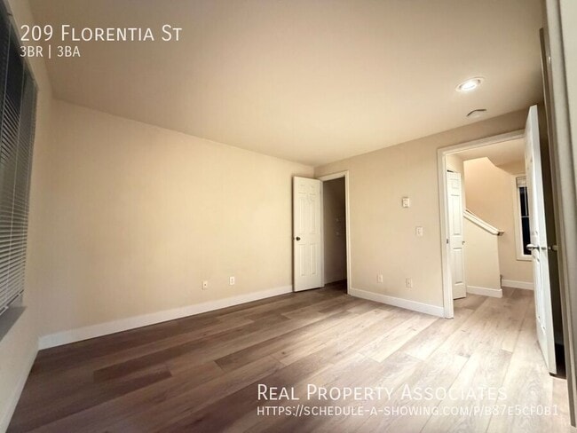 Building Photo - 209 Florentia St