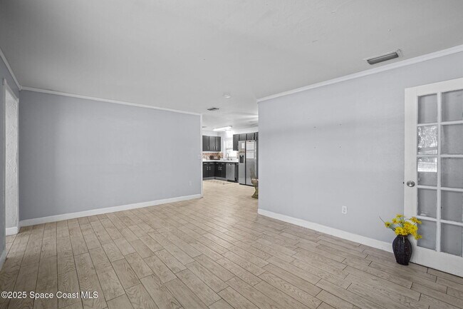 Building Photo - 818 Hampton Way