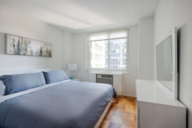 Building Photo - 2 bedroom in NEW YORK NY 10019