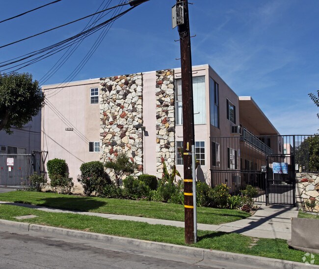 Building Photo - Malden Apartments