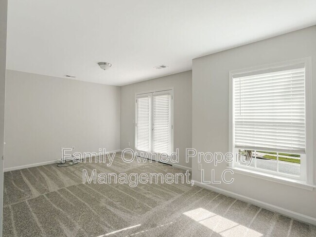 Building Photo - 603 Pendleton Dr