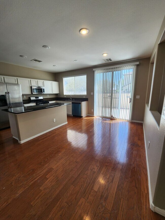 Building Photo - A Beautiful 3 Bedroom 2 story home in SW. ...