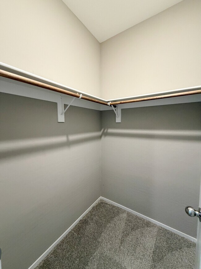 Building Photo - 4495 Vigny St