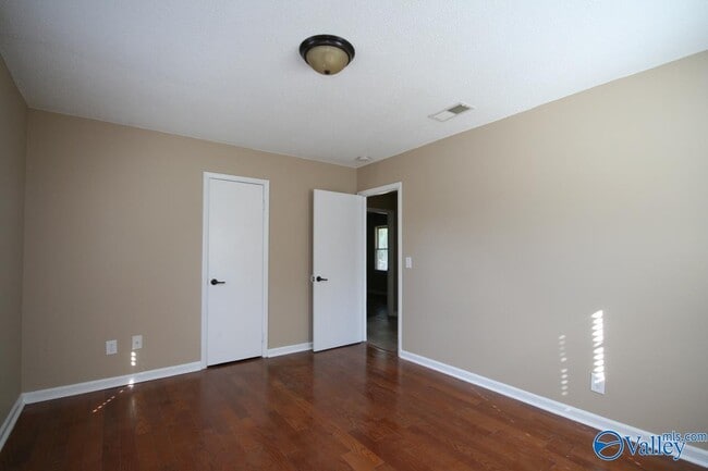 Building Photo - 4412 Gazette Dr SW