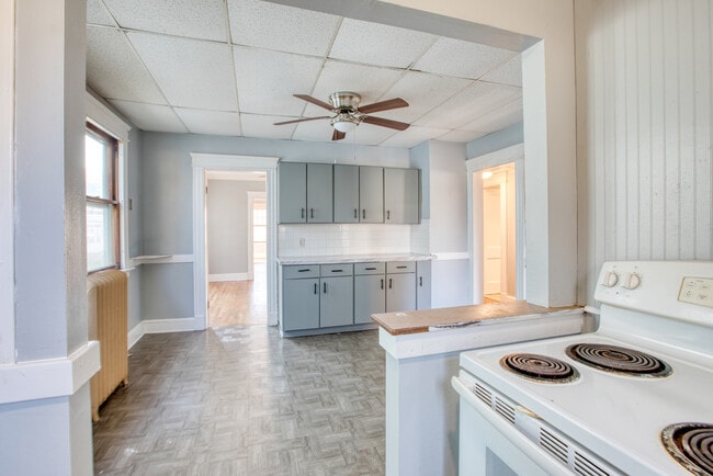 Building Photo - 226 Ledgeside Ave