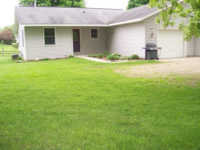 Building Photo - 2007 7th St