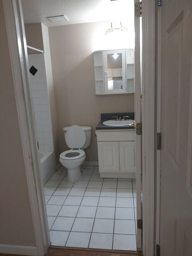 Building Photo - PRICED REDUCED!! Large windows and exposed...