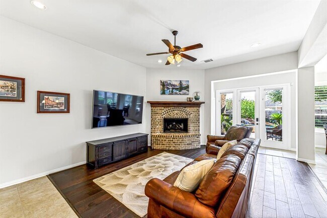 Building Photo - 10518 Red Cedar Hollow Dr