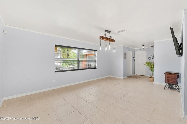 Building Photo - 1848 Edith St NE