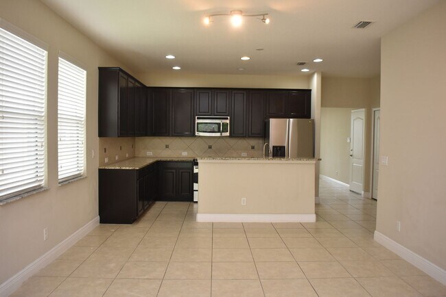 Building Photo - 5060 Creekside Park Ave