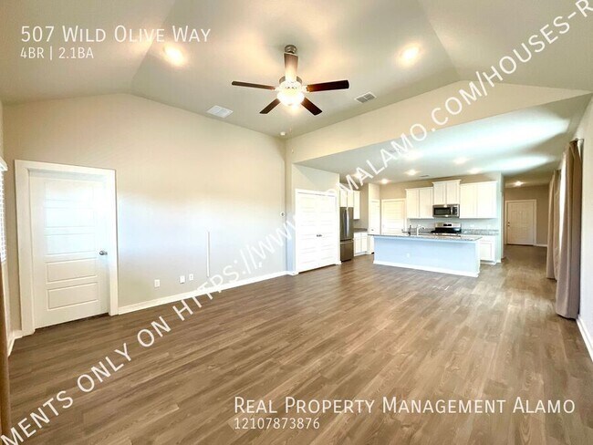 Building Photo - 507 Wild Olive Wy