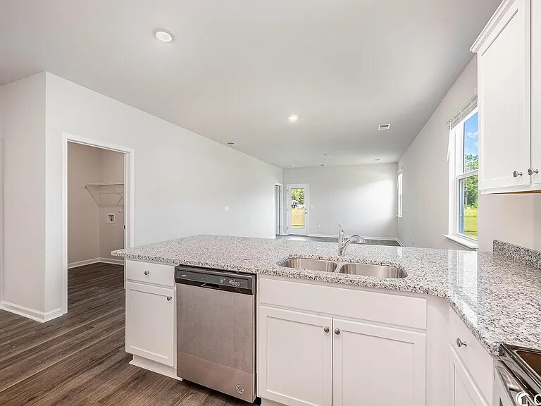 Building Photo - 170 Cassina Dr