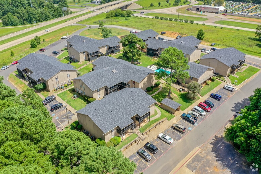 Pinehurst Apartments 3401 E Marshall Ave Longview TX 75601