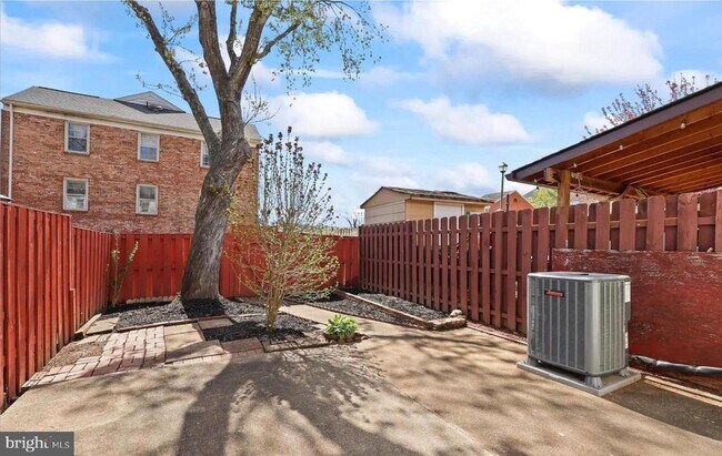Building Photo - 2913 Wetherburn Ct